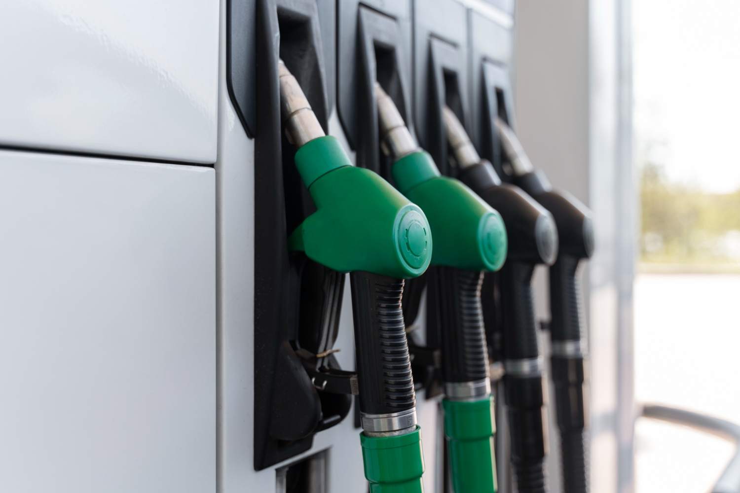 benzina e diesel prezzi oggi
